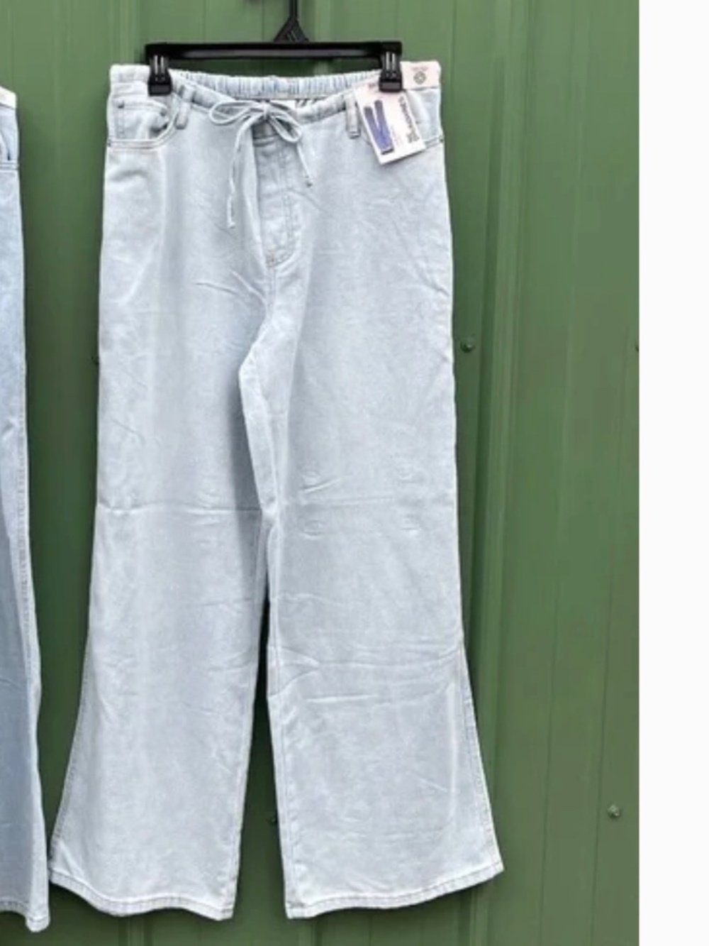 Pull on. Wide leg jeans.